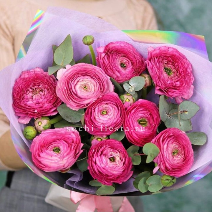 Ранункулюсы с эвкалиптом №2 в Улан-Удэ