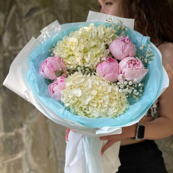 Букет с пионами "Блюсом" в Улан-Удэ