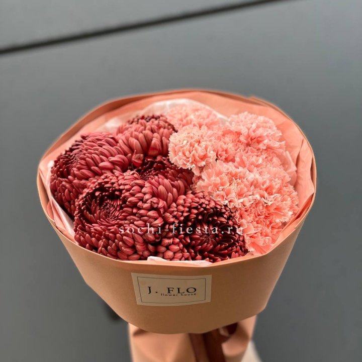 Букет хризантем и диантусов  в Улан-Удэ