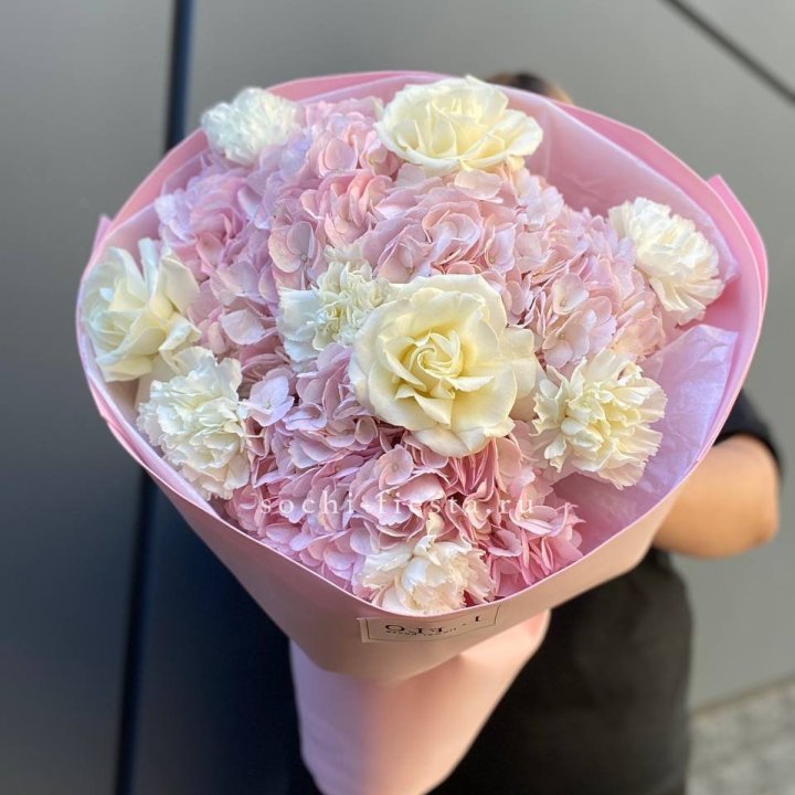  Букет гортензий и роз  в Улан-Удэ