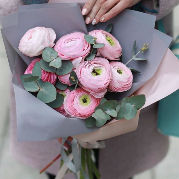 Ранункулюсы с эвкалиптом №1 в Улан-Удэ