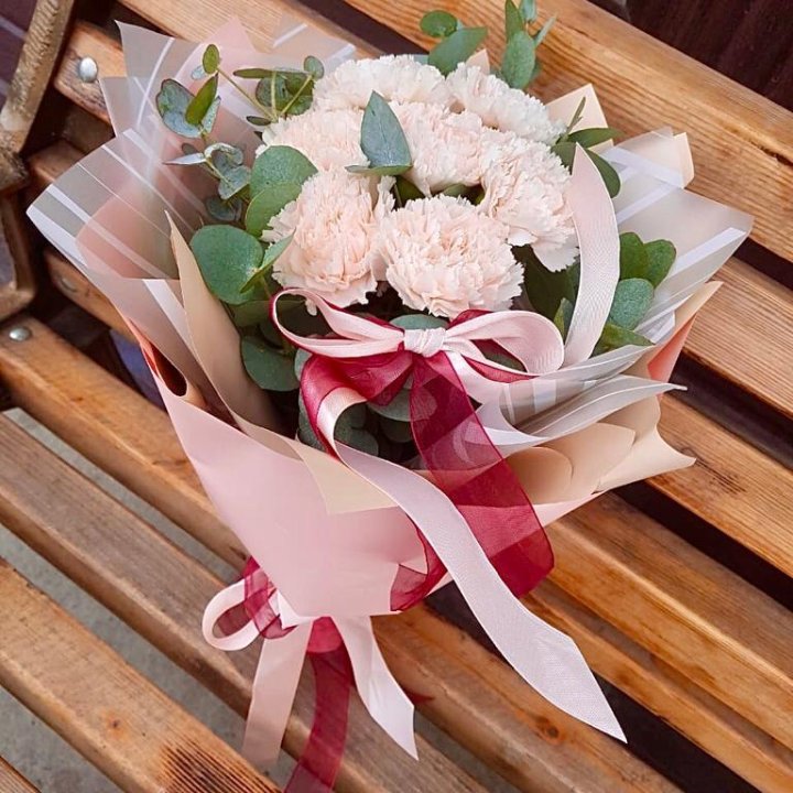 Диантусы с эвкалиптом в Улан-Удэ