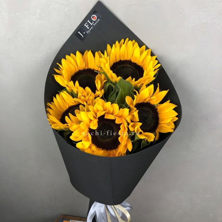 Букет из 5  подсолнухов в Улан-Удэ