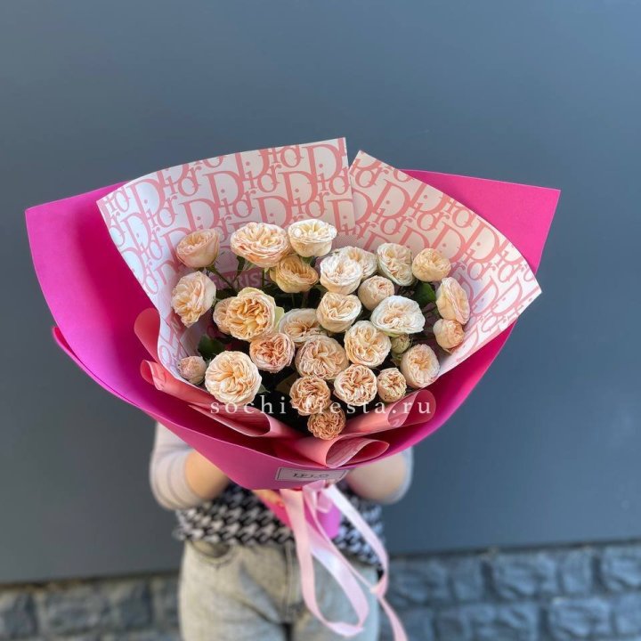 9 пионовидных роз в Улан-Удэ