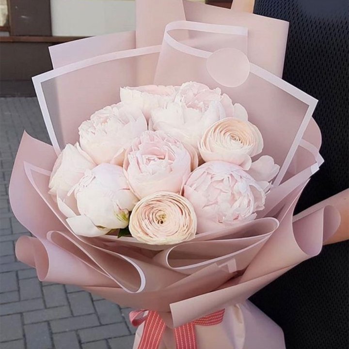 Пионы и ранункулюсы в Улан-Удэ