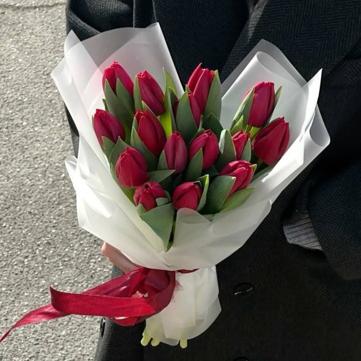 15 красных тюльпанов в Улан-Удэ