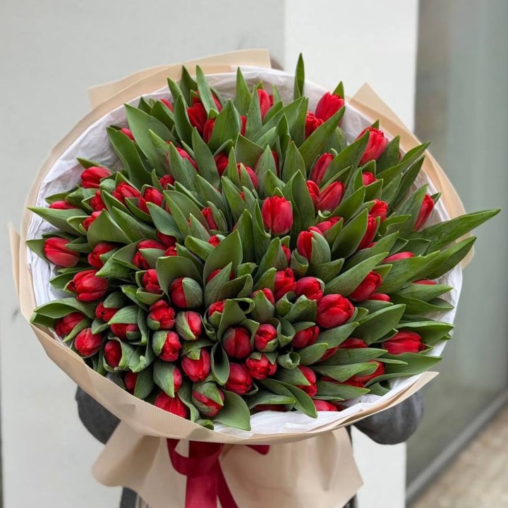 101 красный тюльпан в Улан-Удэ