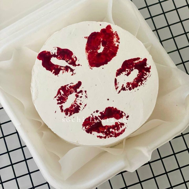 Бенто-торт "Поцелуй" в Улан-Удэ