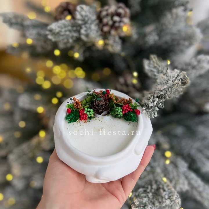 Свеча ароматическая в гипсе Руки с шишкой в Улан-Удэ