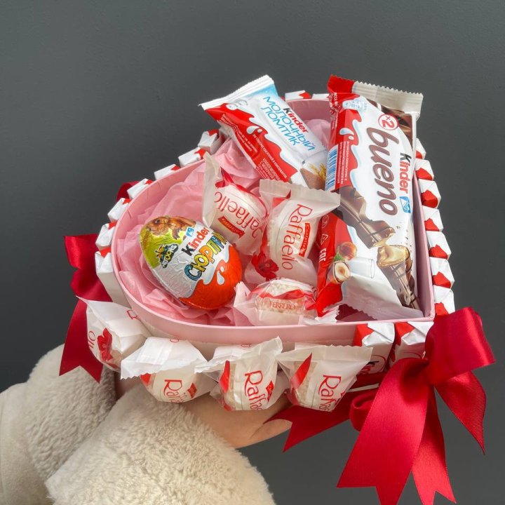 Бокс киндерами и раффаэлло в Улан-Удэ