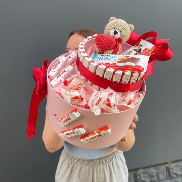 Бокс киндерами и раффаэлло 2 в Улан-Удэ