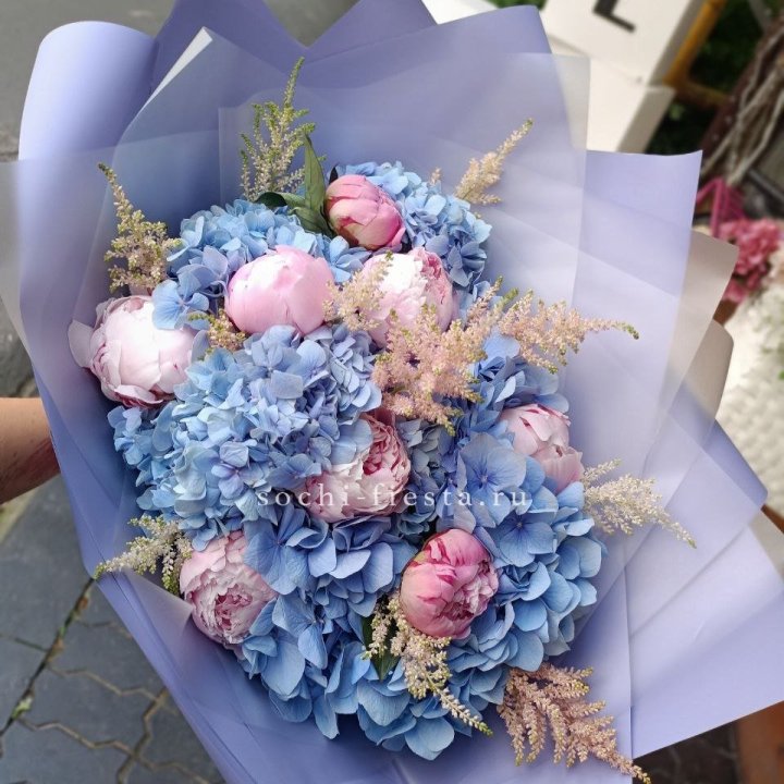 Дизайнерский букет с гортензией №3 в Улан-Удэ