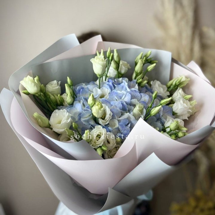 Букет с гортензией "Адель" в Улан-Удэ