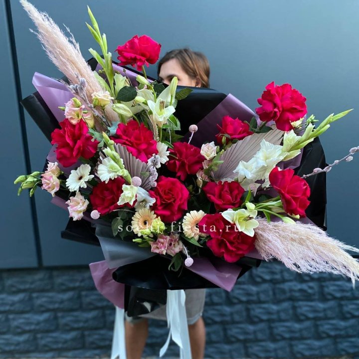 Дизайнерский букет Ред в Улан-Удэ