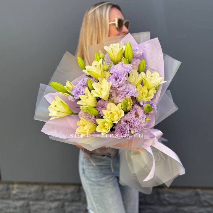  Букет лилий и эустом в Улан-Удэ