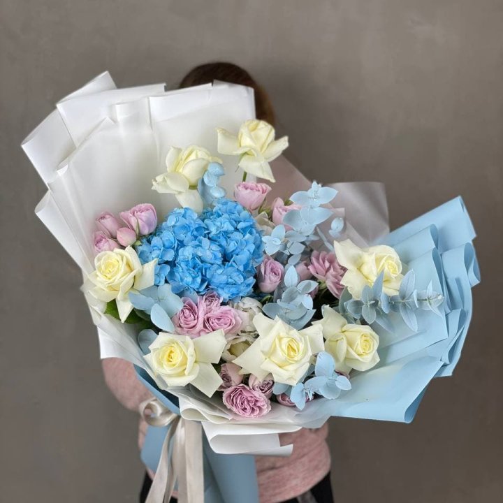 Дизайнерский букет "Блю скайфорт" в Улан-Удэ