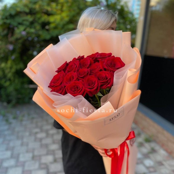 15 голландских роз в оформлении в Улан-Удэ