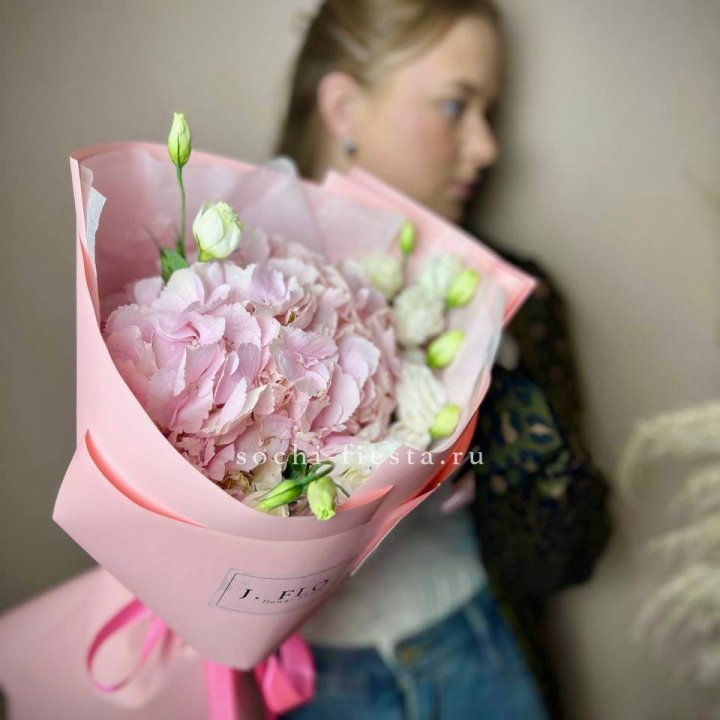 Букет с гортензией №2 в Улан-Удэ