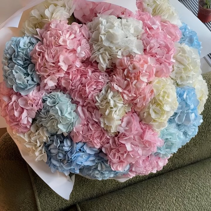 Букет гортензий микс в Улан-Удэ