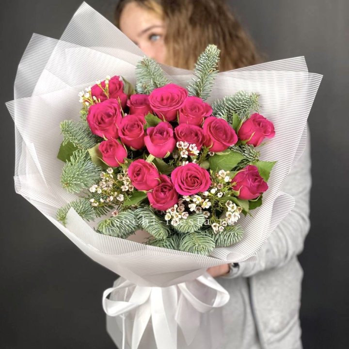 Новогодний букет Елки и Розы в Улан-Удэ
