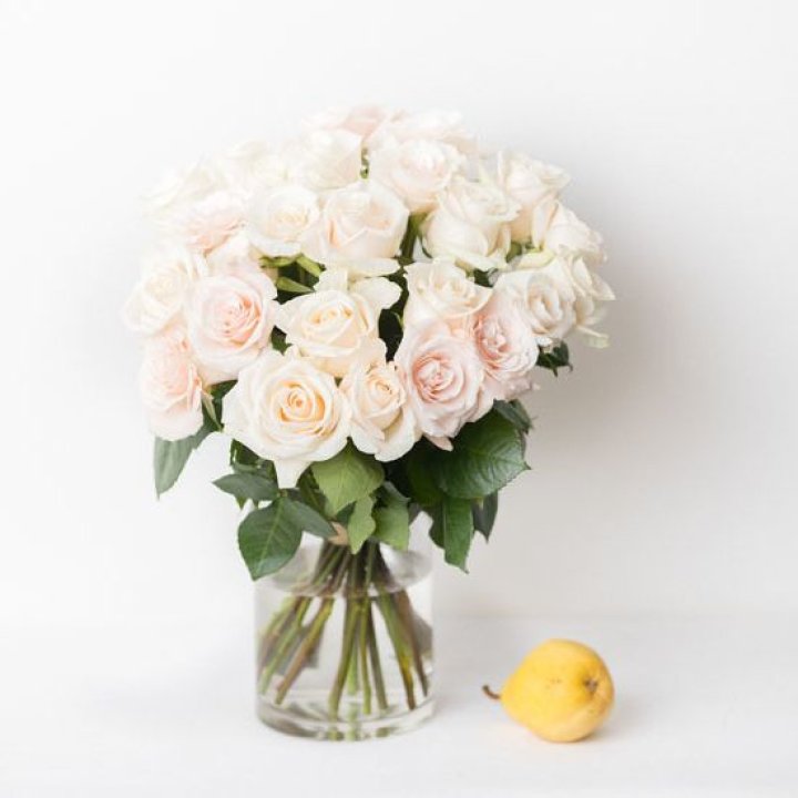 25 кремовых роз в Улан-Удэ