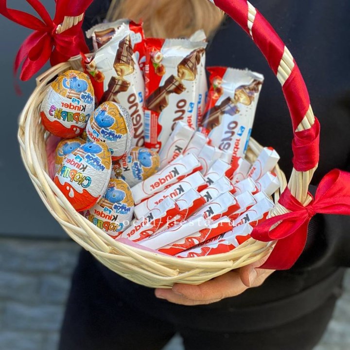 Корзина с киндерами  в Улан-Удэ