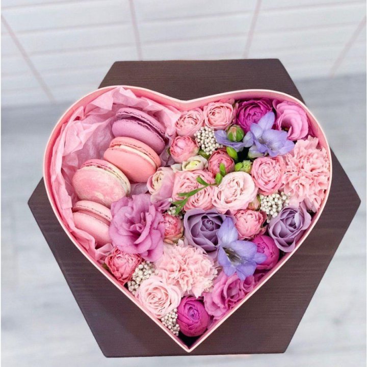 Бокс-сердце с макаронс  в Улан-Удэ