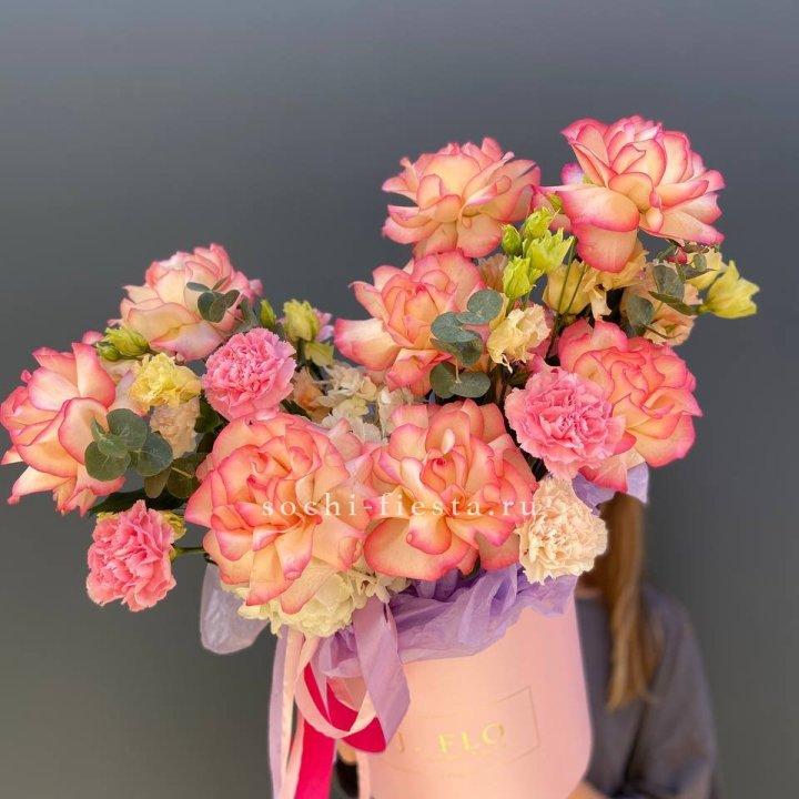 Бокс нежный с розами в Улан-Удэ