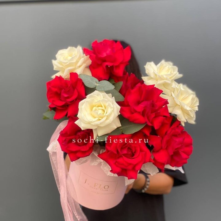 13 Французских роз в боксе в Улан-Удэ