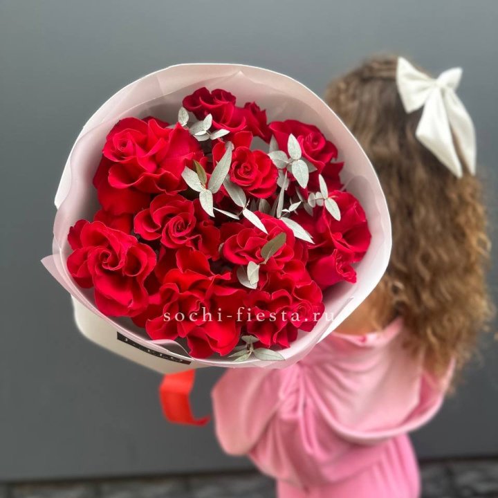 11 Красных французских роз в Улан-Удэ