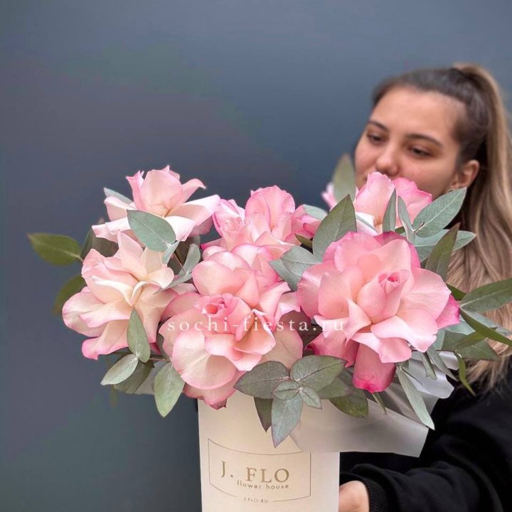 7 Французских роз в боксе в Улан-Удэ