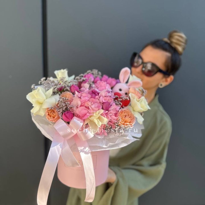 Дизайнерский цилиндр с игрушкой "Лола" в Улан-Удэ