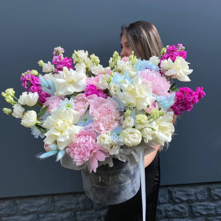 Дизайнерский цилиндр "Пионы гарден" в Улан-Удэ