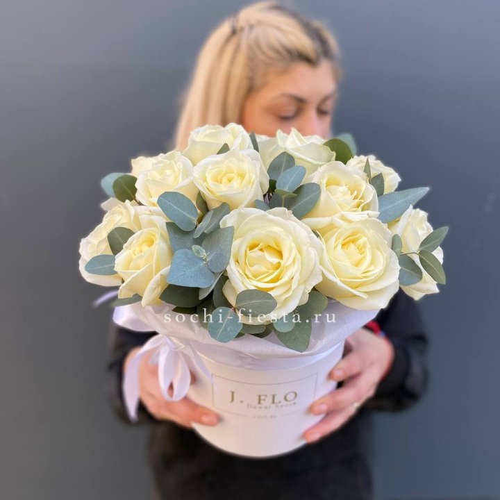 15 белых роз в боксе в Улан-Удэ