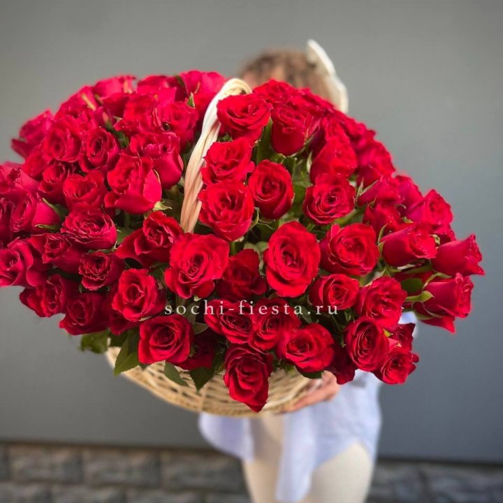 121 красная роза в корзине   в Улан-Удэ