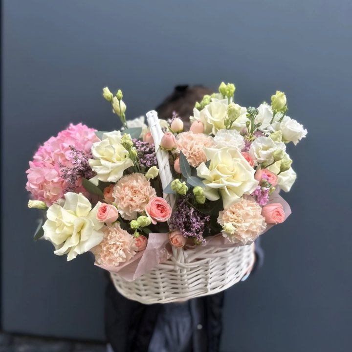 Цветочная корзина "Софтнес" в Улан-Удэ