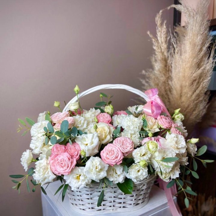 Цветочная корзина "Пинки вайт" в Улан-Удэ