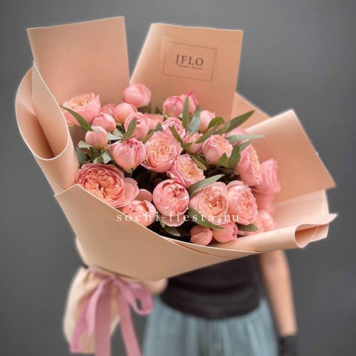 Букет из 9 кустовых роз Джульетта в Улан-Удэ