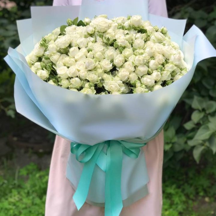 51 белая кустовая роза в Улан-Удэ