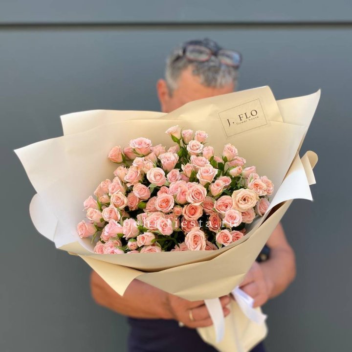 Кустовые розы леди в Улан-Удэ