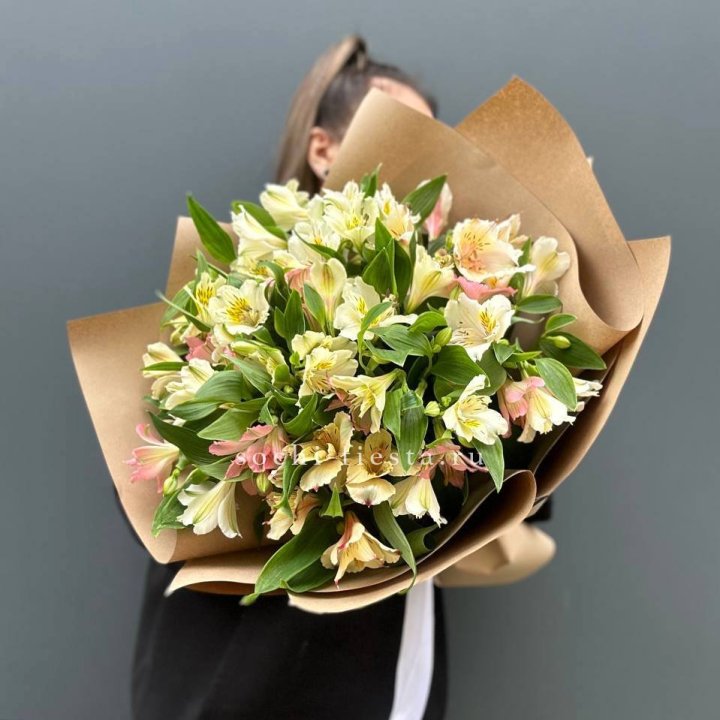 Букет альстромерий в крафте в Улан-Удэ