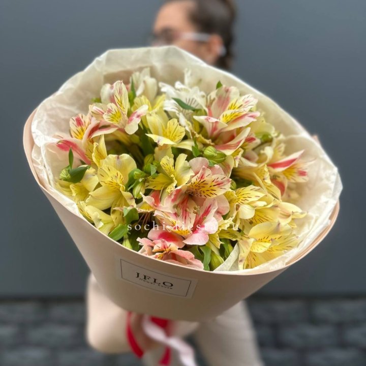 Альстромерии в нежном оформлении в Улан-Удэ