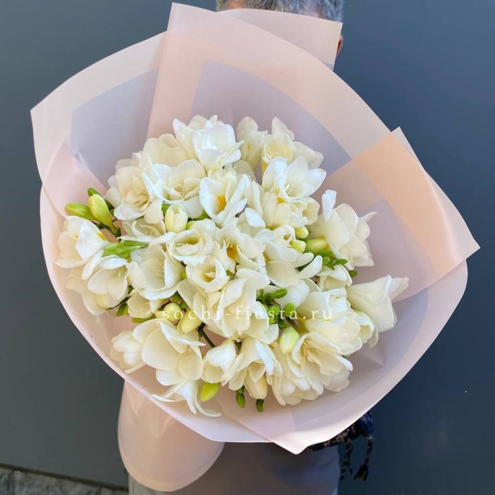 Букет белых фрезий  в Улан-Удэ