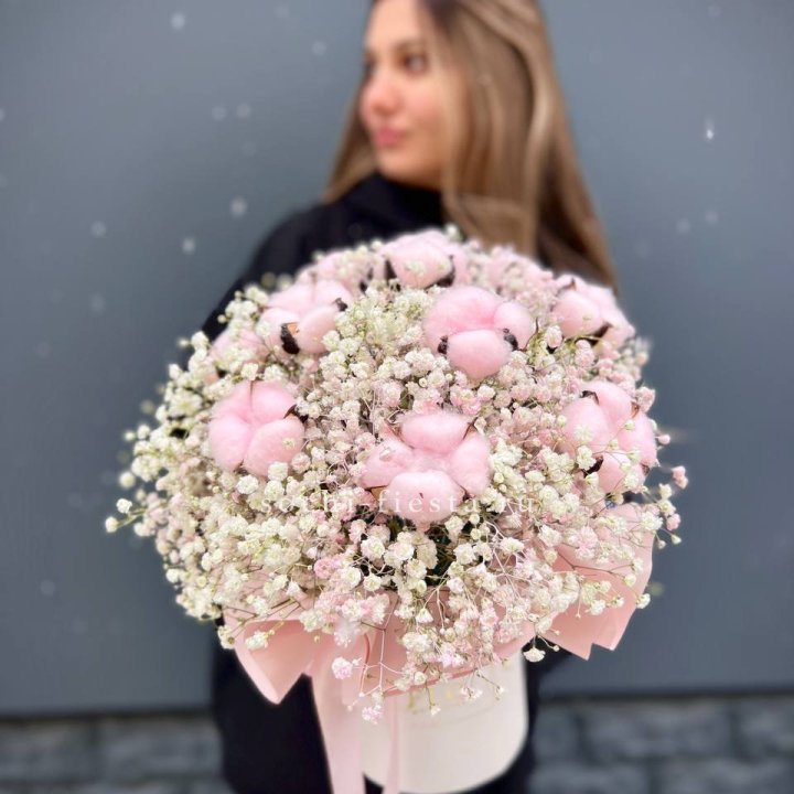 Гипсофилы с хлопком в шляпной коробке в Улан-Удэ