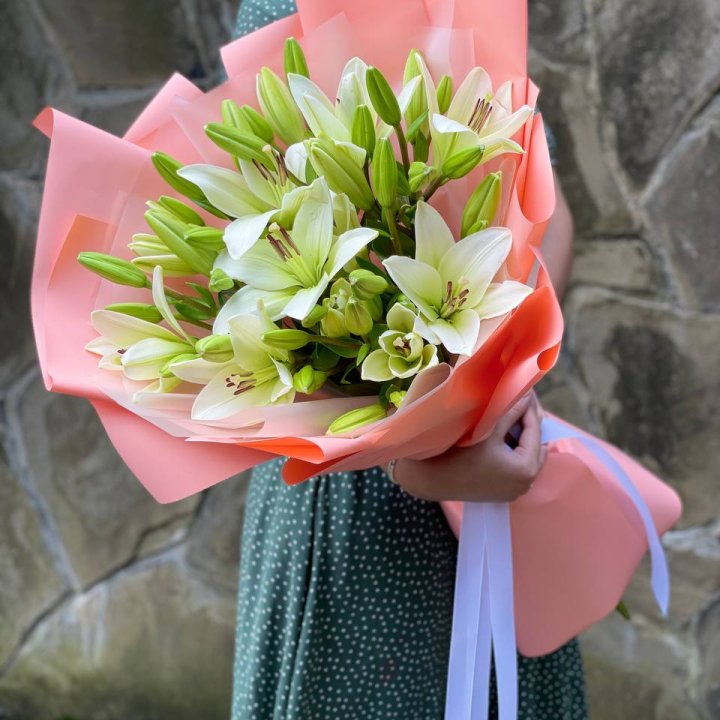 Букет из 7 белых лилий в Улан-Удэ