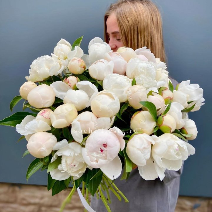 Охапка пионов в Улан-Удэ
