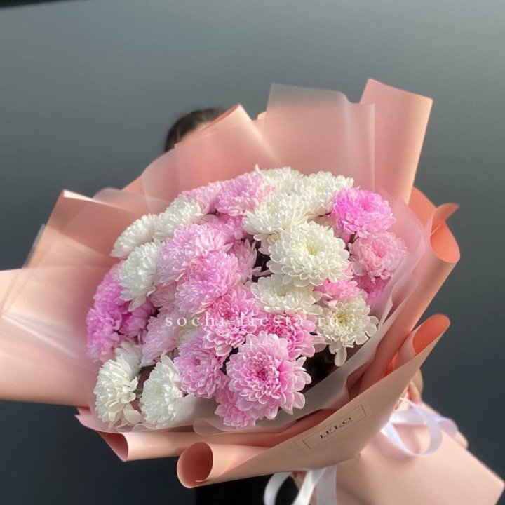  Букет бело-розовых хризантем  в Улан-Удэ