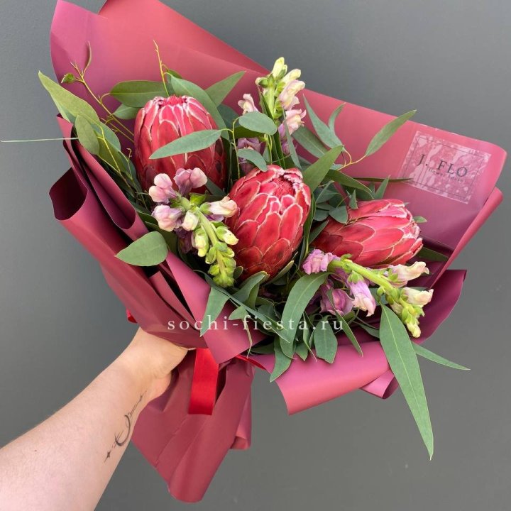 Букет из протеи "Квин" в Улан-Удэ