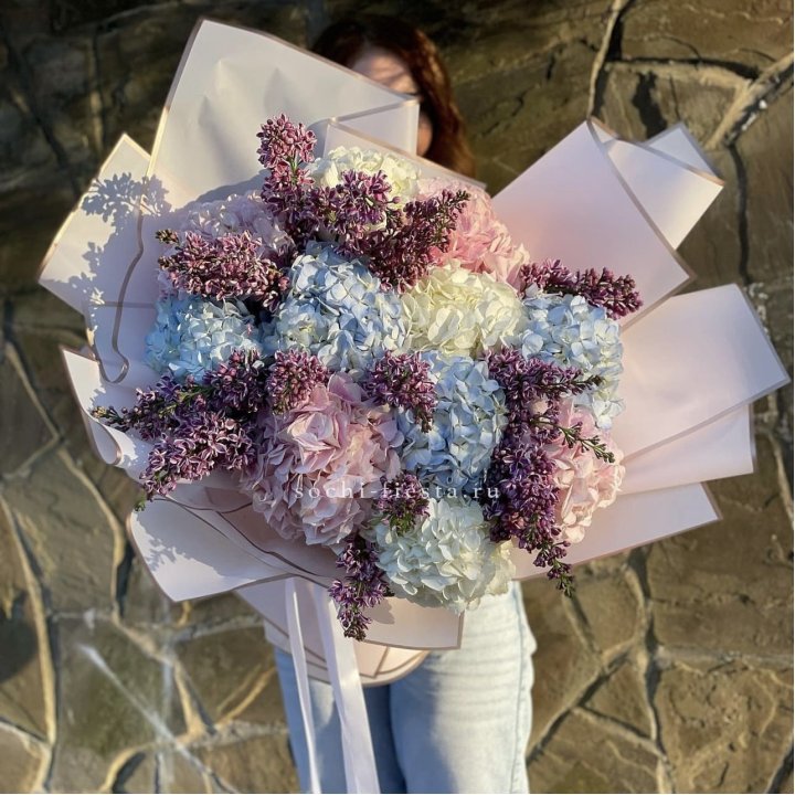 Букет гортензии с сиренью в Улан-Удэ