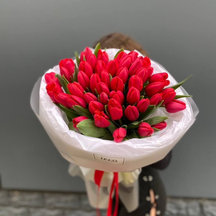 51 тюльпан "Любовь" в Улан-Удэ